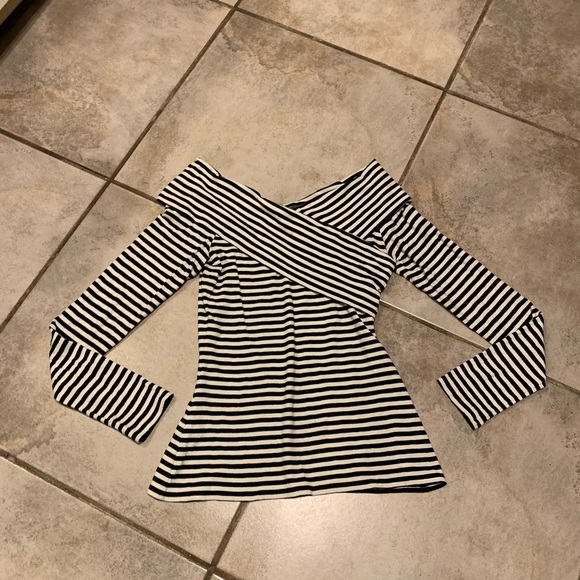 SOLD ** Theory Off The Shoulder Top - Picture 3 of 4